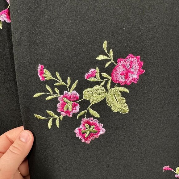 Jones Studio Size 16 Black Boatneck Dress Pink Embroidered Floral Scalloped Hem - Picture 9 of 11